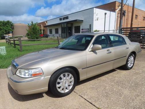 2006 Lincoln Town Car Signature