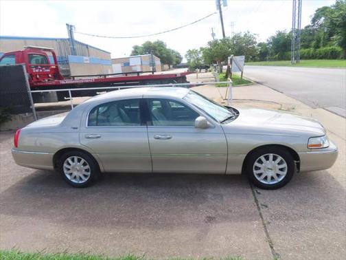 2006 Lincoln Town Car Signature