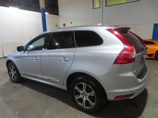 2014 Volvo XC60 T6 R-Design Premier Plus