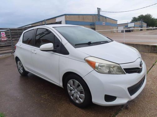 2013 Toyota Yaris L