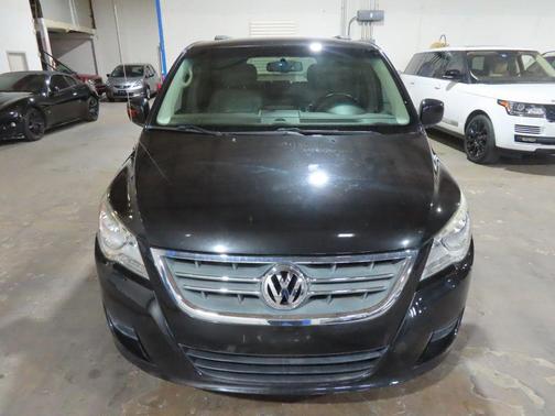 2012 Volkswagen Routan SE