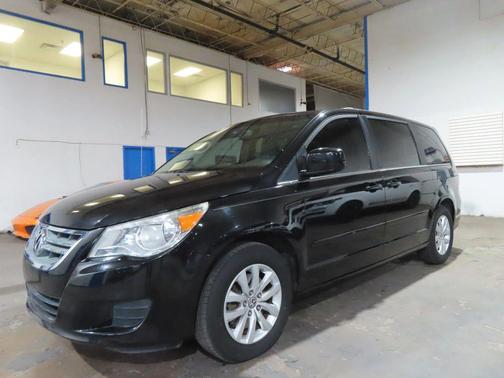 2012 Volkswagen Routan SE