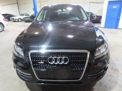 Black 2010 Audi Q5 3.2 Premium quattro