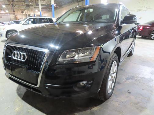 Black 2010 Audi Q5 3.2 Premium quattro