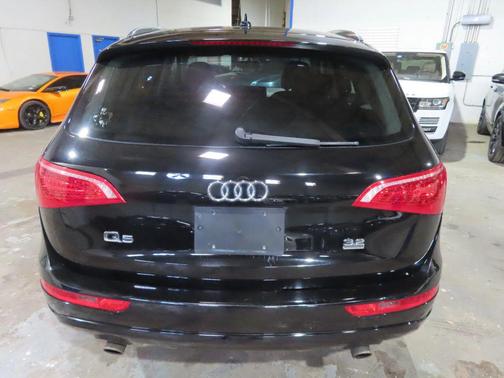 Black 2010 Audi Q5 3.2 Premium quattro