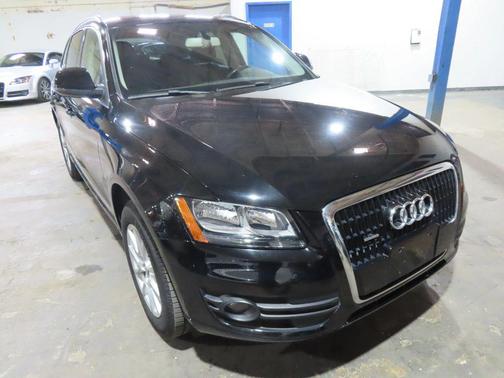 Black 2010 Audi Q5 3.2 Premium quattro