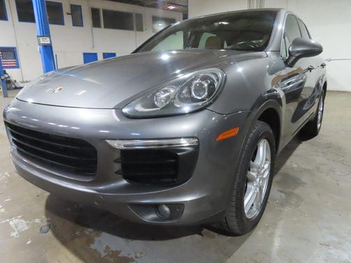 2017 Porsche Cayenne Platinum Edition