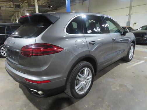 2017 Porsche Cayenne Platinum Edition