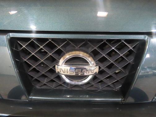 2004 Nissan Titan XE Crew Cab