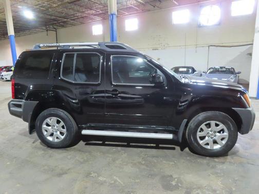 Gray 2009 Nissan Xterra SE