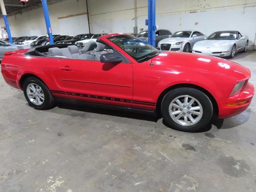 Red 2008 Ford Mustang Deluxe