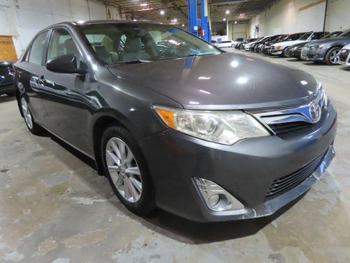 Gray 2013 Toyota Camry XLE