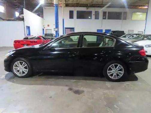 2011 INFINITI G25 Journey