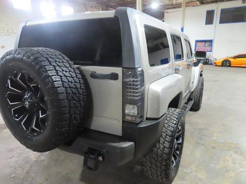 Gray 2009 Hummer H3 Base