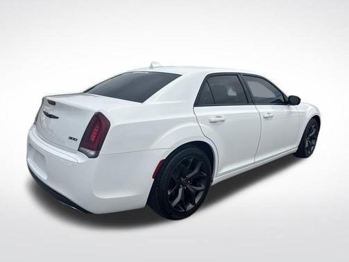 Bright White Clearcoat 2020 Chrysler 300 Touring