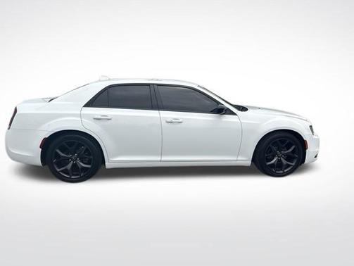 Bright White Clearcoat 2020 Chrysler 300 Touring