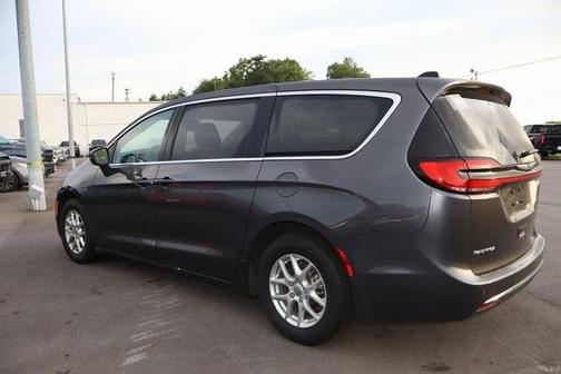 2023 Chrysler Pacifica Touring-L