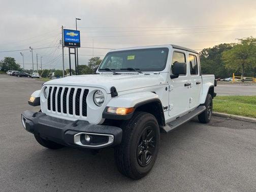 2022 Jeep Gladiator Sport