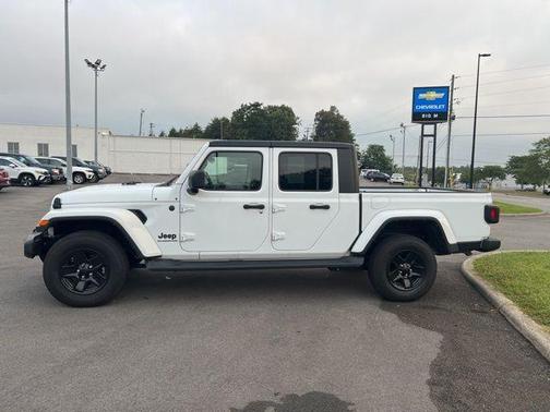 2022 Jeep Gladiator Sport