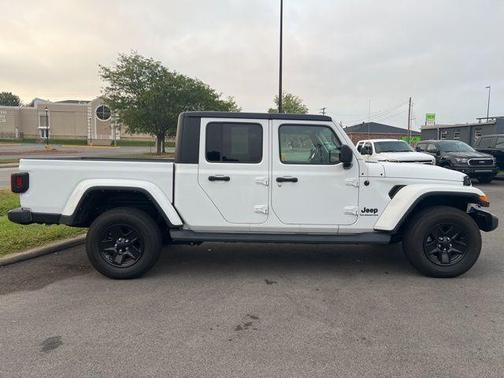 2022 Jeep Gladiator Sport