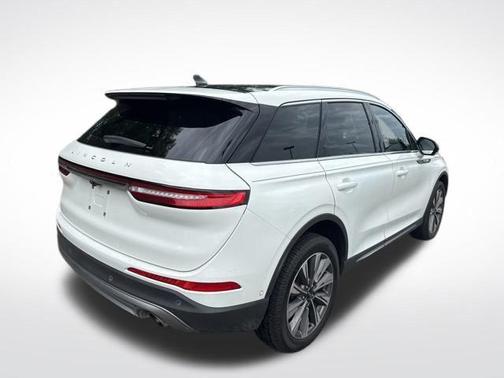 White Metallic 2022 Lincoln Corsair Reserve