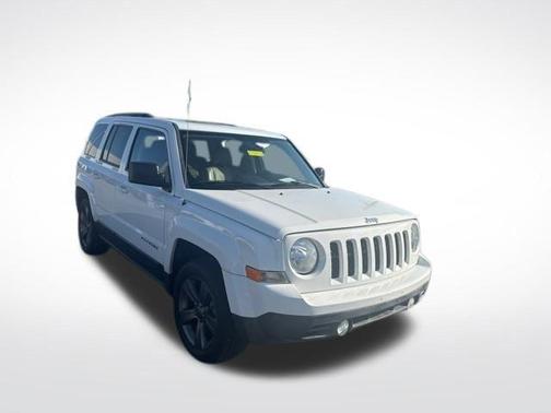 Bright White Clearcoat 2015 Jeep Patriot High Altitude
