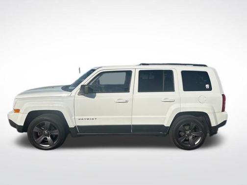 Bright White Clearcoat 2015 Jeep Patriot High Altitude