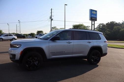 2023 Jeep Grand Cherokee L Laredo