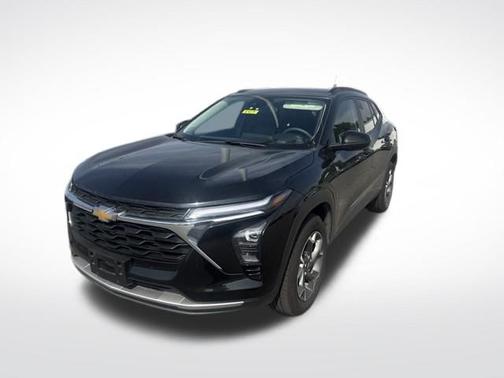 Mosaic Black Metallic 2025 Chevrolet Trax LT