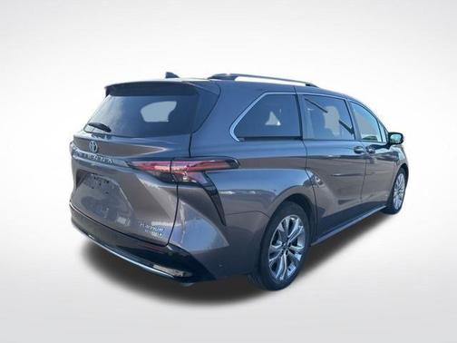 2021 Toyota Sienna 
