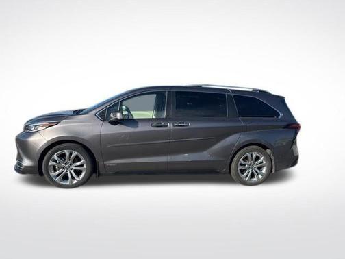 2021 Toyota Sienna 