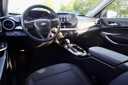 Summit White 2024 Chevrolet Trax LS