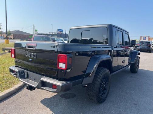 2023 Jeep Gladiator Sport