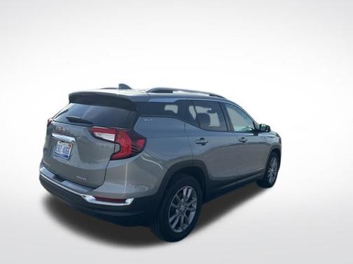 Sterling Metallic 2024 GMC Terrain SLT