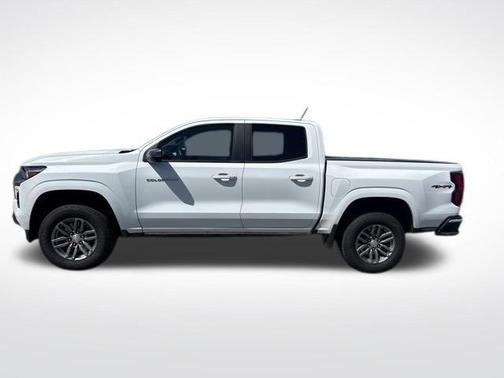 Summit White 2024 Chevrolet Colorado LT