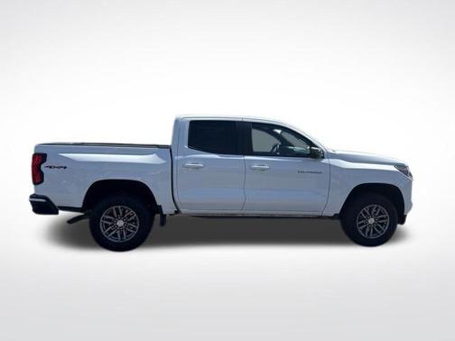 Summit White 2024 Chevrolet Colorado LT