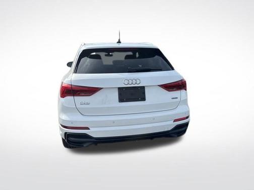Ibis White 2021 Audi Q3 45 S line Premium