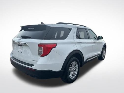Oxford White 2023 Ford Explorer XLT