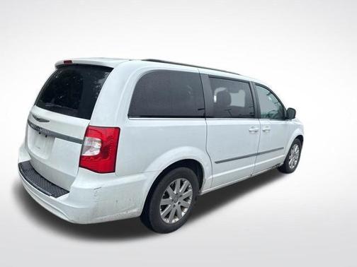 Bright White Clearcoat 2014 Chrysler Town & Country Touring