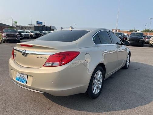 2012 Buick Regal Premium 2