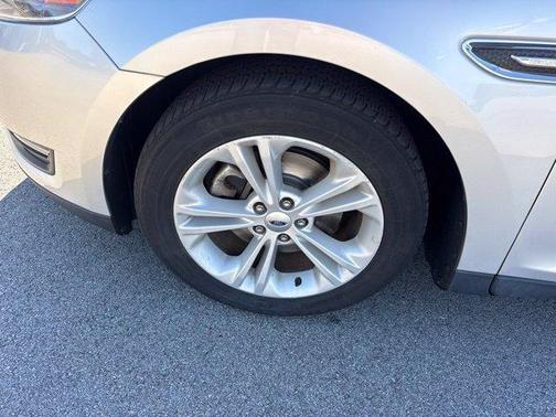Ingot Silver 2015 Ford Taurus SEL
