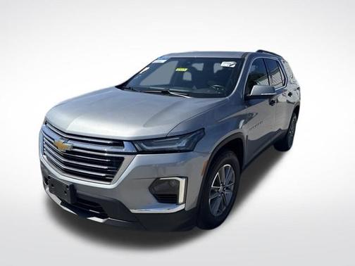 Sterling Gray Metallic 2023 Chevrolet Traverse LT