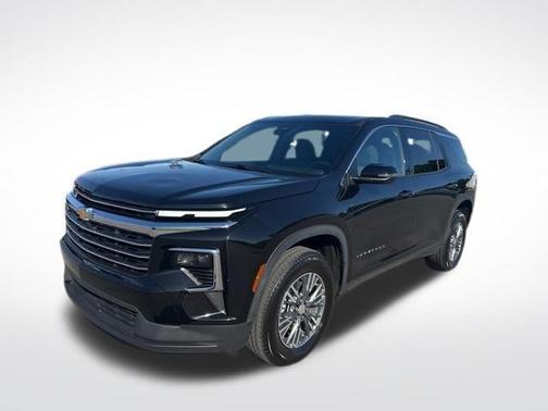 Mosaic Black Metallic 2025 Chevrolet Traverse LT