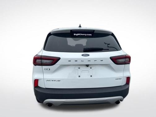 Oxford White 2023 Ford Escape Active