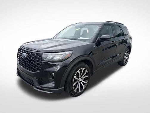 Black Metallic 2025 Ford Explorer ST-Line