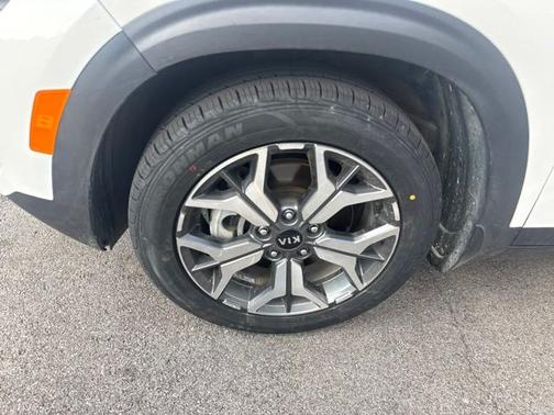 Snow White Pearl 2021 Kia Seltos EX