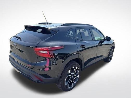 Mosaic Black Metallic 2025 Chevrolet Trax 2RS