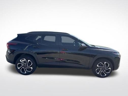 Mosaic Black Metallic 2025 Chevrolet Trax 2RS