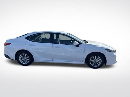 Ice 2025 Toyota Camry LE