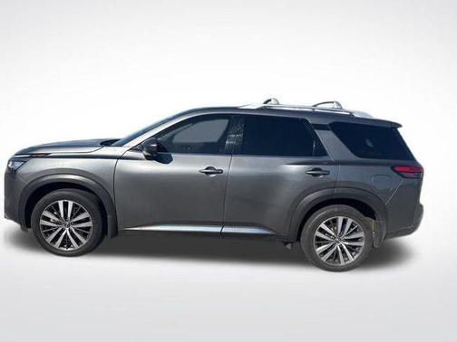 Gun Metallic 2022 Nissan Pathfinder Platinum